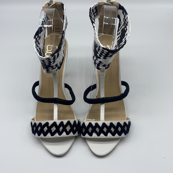 Gwen Stefani- GX Black & White Leather With String Accents Heels Size 7.5 - Picture 2 of 15